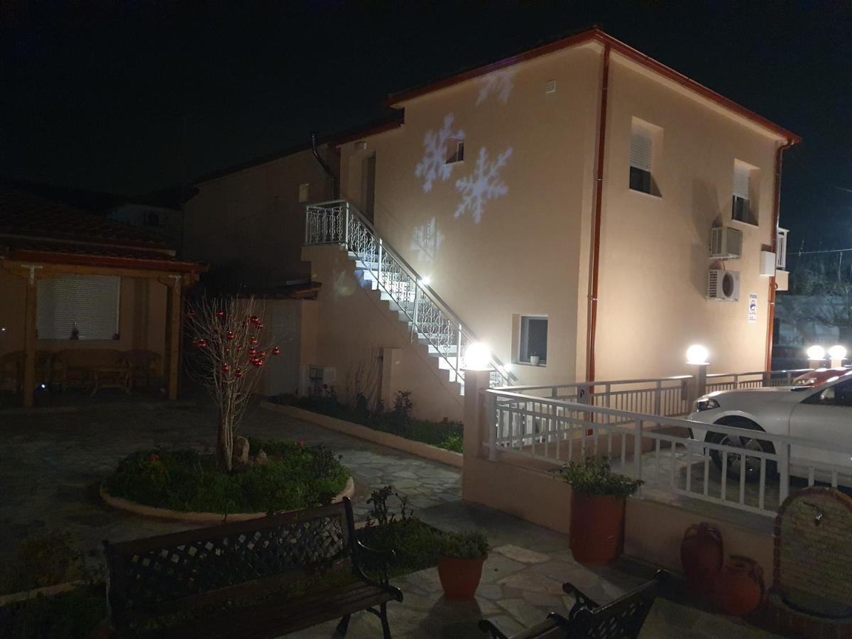 Casa Al Mare 2 Apartment Peraia  Ngoại thất bức ảnh